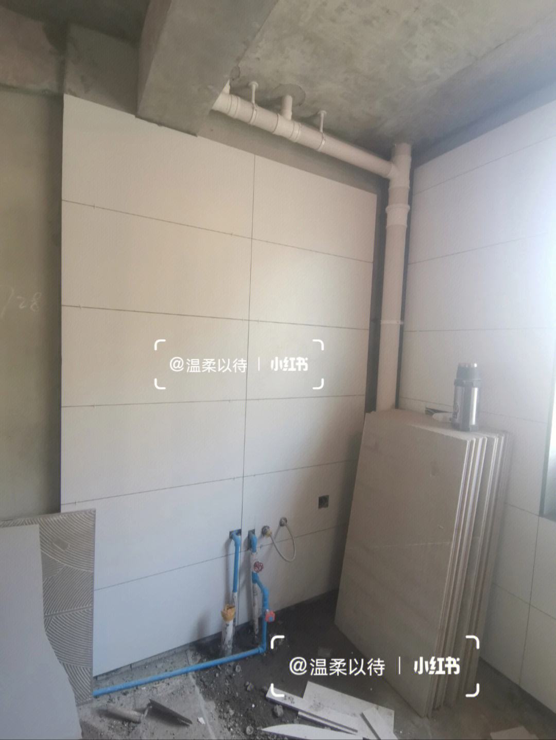 厨房墙砖掉了几块怎么补救(厨房墙面的瓷砖掉了一个怎么修)