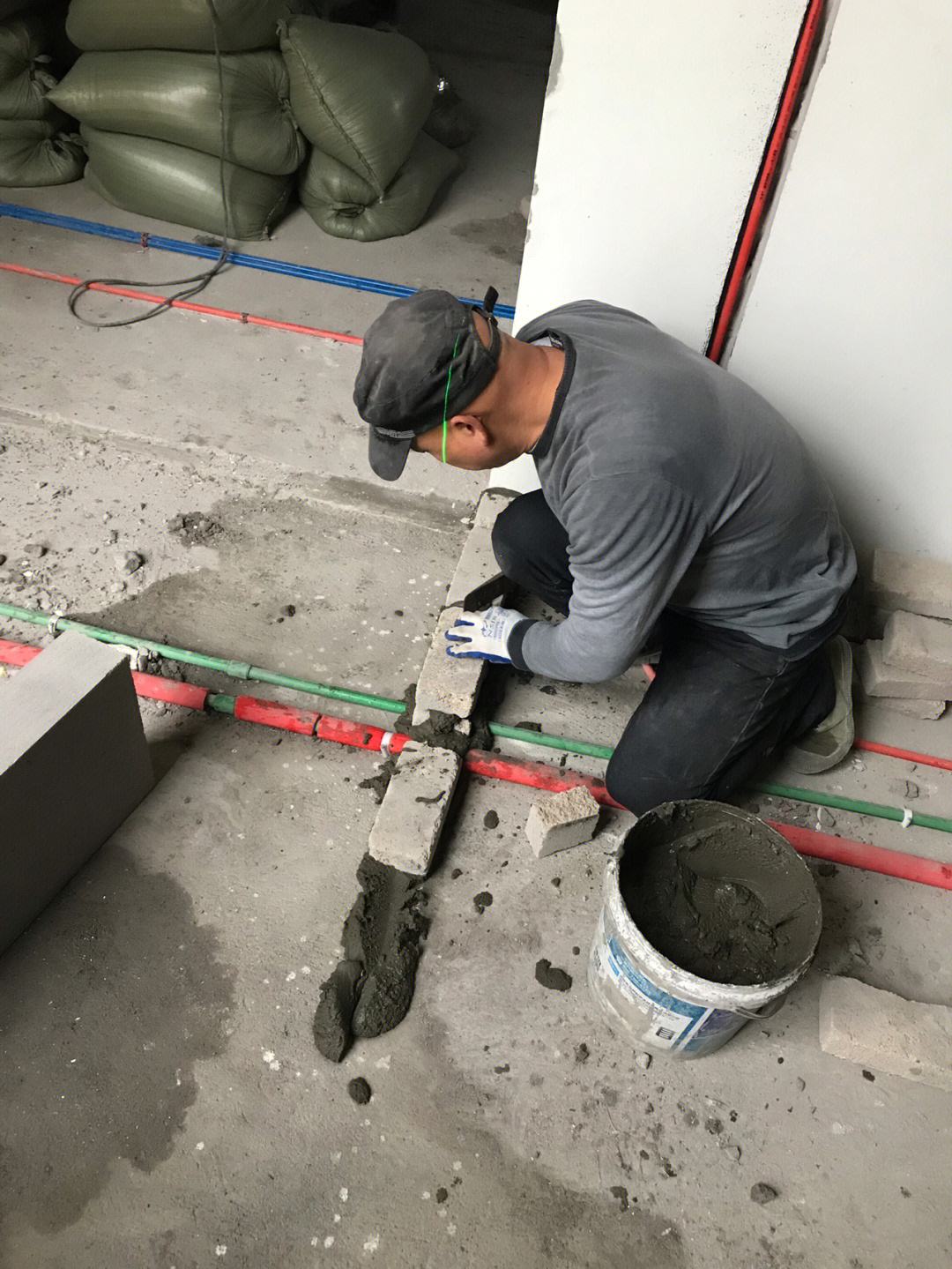 瓷砖切割工作累吗(瓷砖切割工作怎么样)