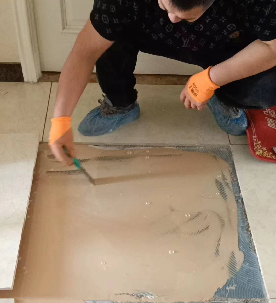 墙面瓷砖翘起来修复视频方法(墙面瓷砖翘起来修复视频方法图解)