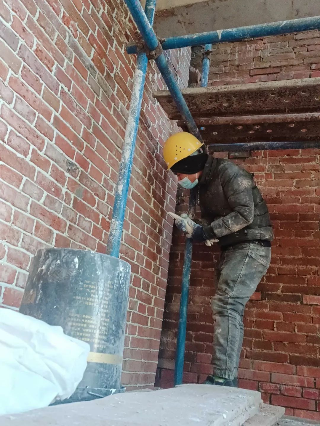 墙砖脱落怎么维修图解(墙砖脱落怎么维修图解法)