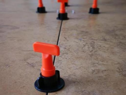 地砖找平器什么时候拿掉最好(地砖找平器什么时候拿掉最好呢)