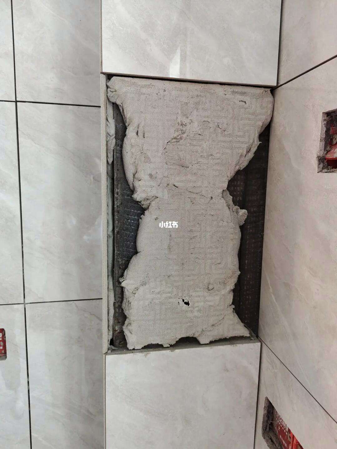 墙壁瓷砖空鼓怎么处理(墙壁瓷砖空鼓怎么处理掉)