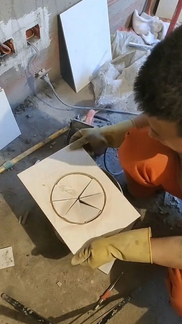 墙砖打了洞怎么填补视频(墙砖打了洞怎么填补视频讲解)